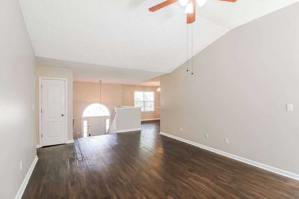 Building Photo - 40 Savoy Park Dr