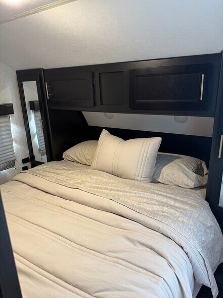 Building Photo - 48 Enos Dr