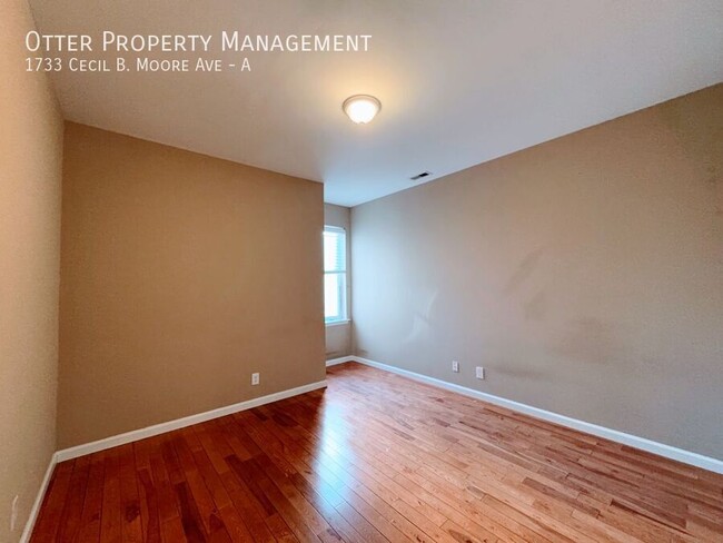 Building Photo - Spacious 3B/2.5BA with Modern Comforts – C...