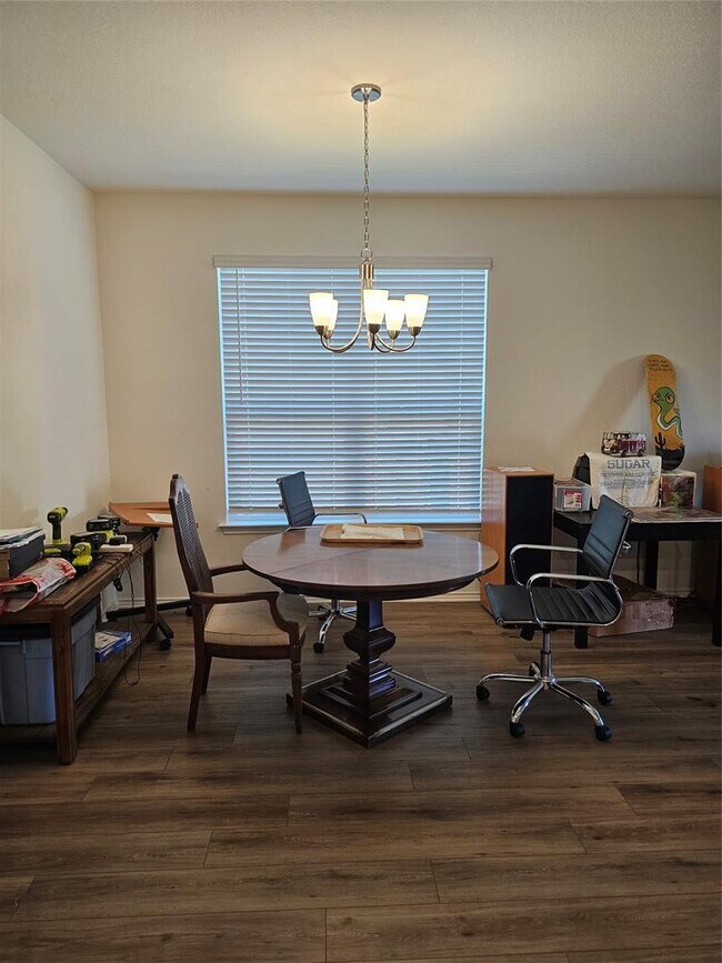 Building Photo - 210 Summit Dr