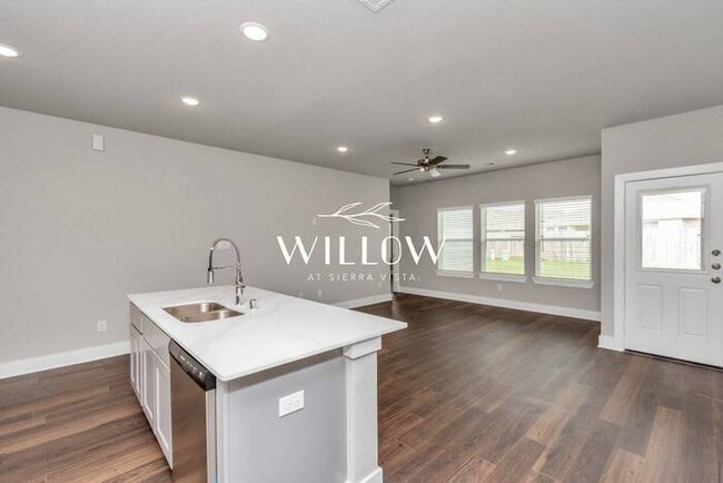 Building Photo - Spacious 4-Bedroom Home – 6 Weeks FREE Rent!