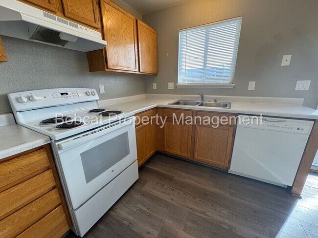 Building Photo - 3919 Pheasant Dr