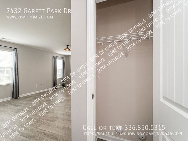 Building Photo - 7432 Garett Park Dr