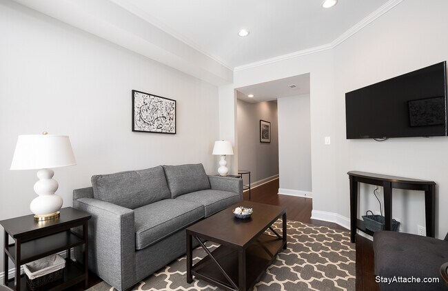 Building Photo - 1724 21st St NW