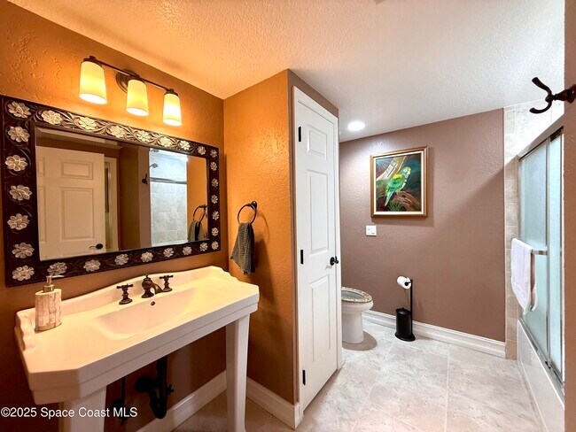 Building Photo - 480 Sail Ln