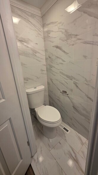 Building Photo - 4296 Wimbledon Dr