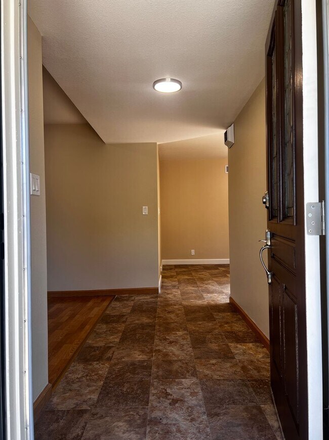 Building Photo - Updated Remodeled Single-Story San Jose Home | 4 Bed, 2 Bath | Blossom Valley