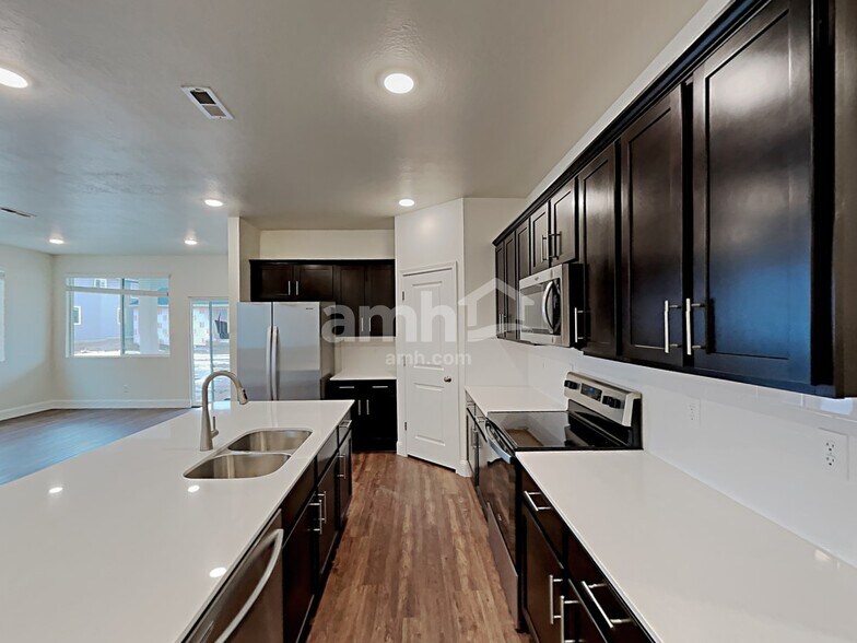 Building Photo - 2673 W 3340 S