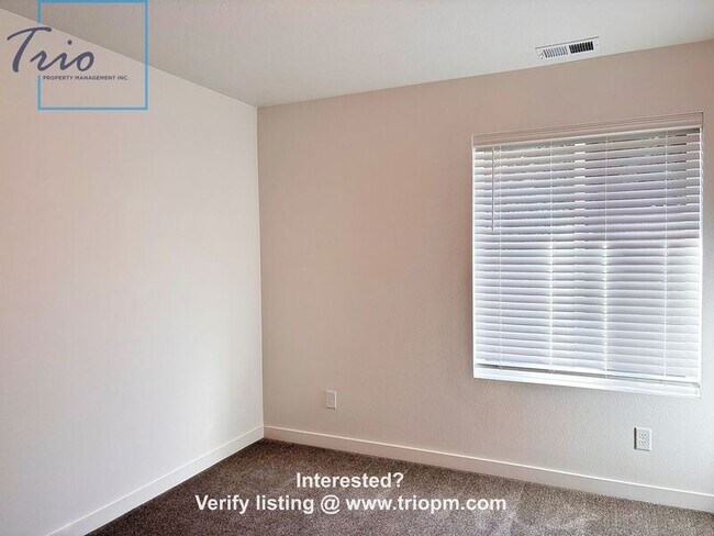 Building Photo - 2442 Brackenfern Blvd