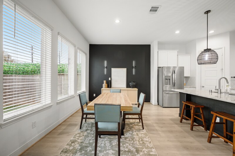 Building Photo - 8906 Covenant Pl