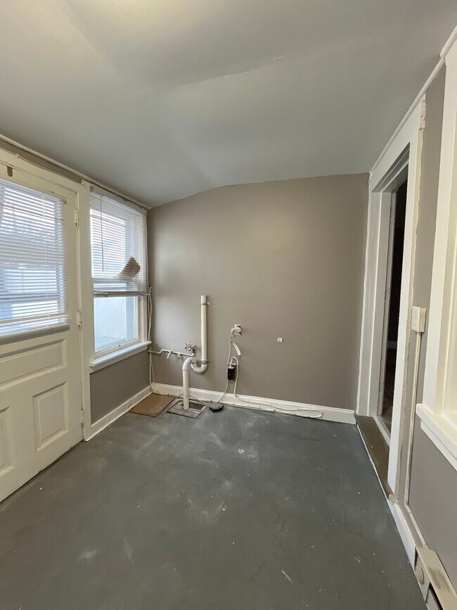 Building Photo - 2280 Main St