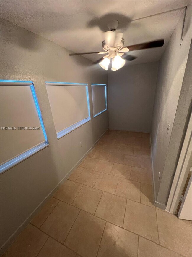 Building Photo - 1515 NE 125th Terrace