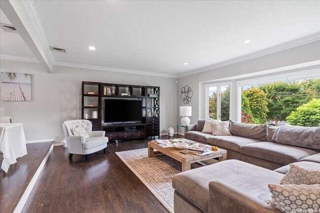 Building Photo - 131 Bayside Dr