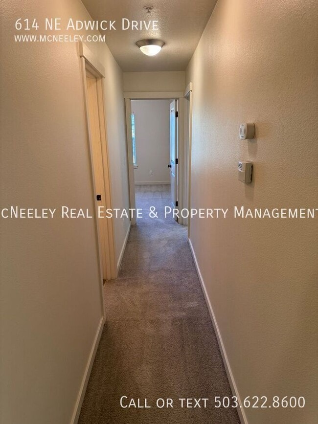 Building Photo - 614 NE Adwick Dr