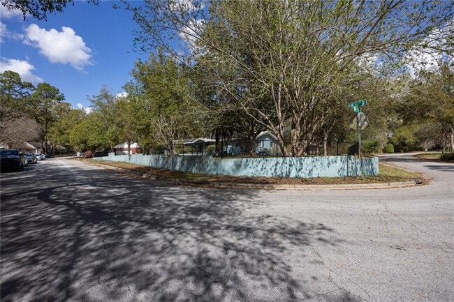 Building Photo - 1421 NW 30th St