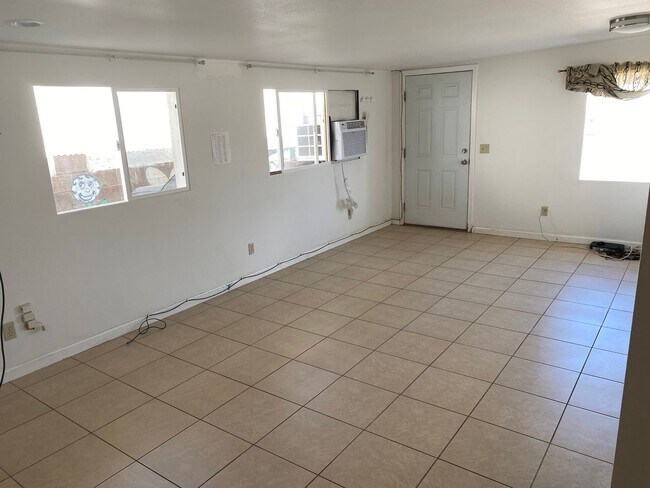 Building Photo - 398 Kanaloa Ave