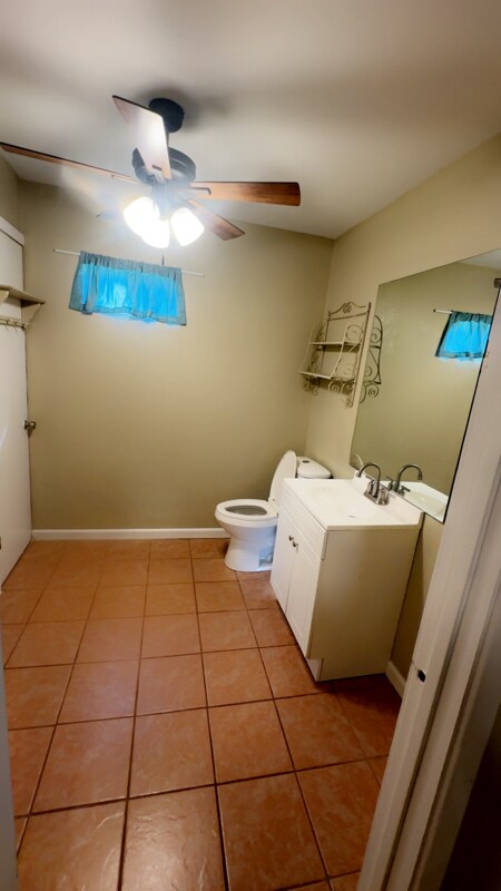 Building Photo - 10842 Knollwood Dr