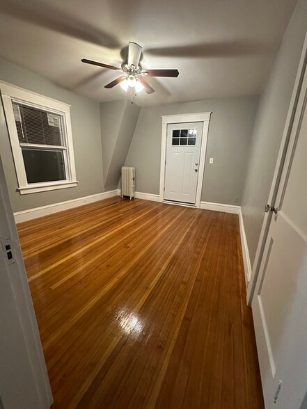 Building Photo - 545 Putnam Pike