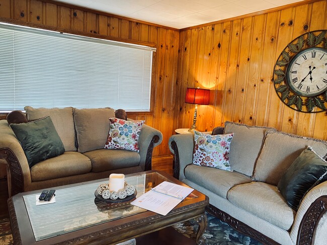 living room - 3409 Peerless Rd NW