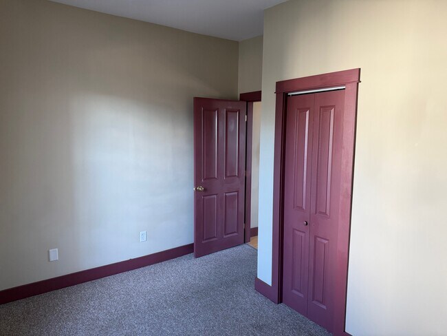 Building Photo - 50 Adams St