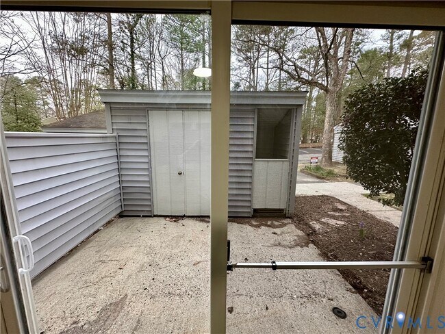 Building Photo - 70 Summer E