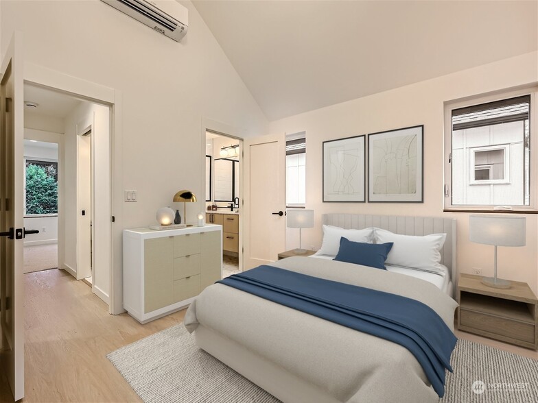 Master Bedroom - 10346 Wallingford Ave N