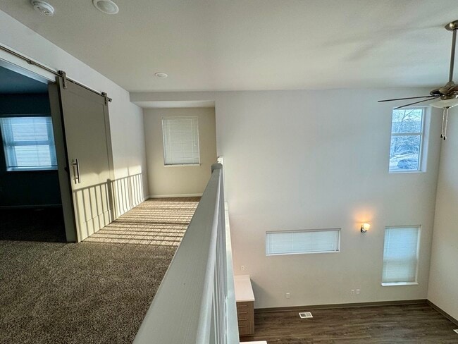 Building Photo - 6 E 12th Ave