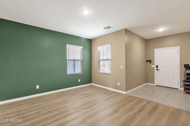 Building Photo - 13330 E Sunflower Ln