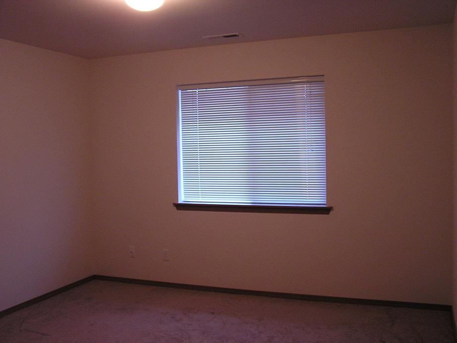 Building Photo - 48 Beacon Dr