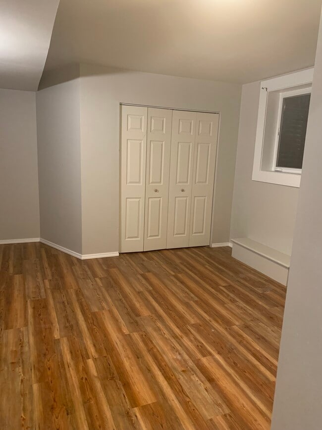 Building Photo - 6525-6525 N Haight Ave