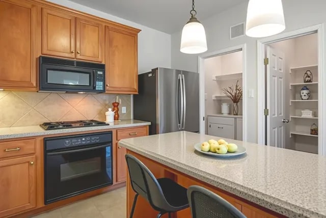 Building Photo - 10812 Casitas Dr