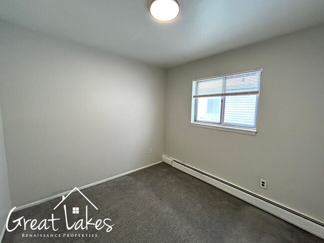 Building Photo - Charming 3 Bedroom 1 Bathroom now available for rent