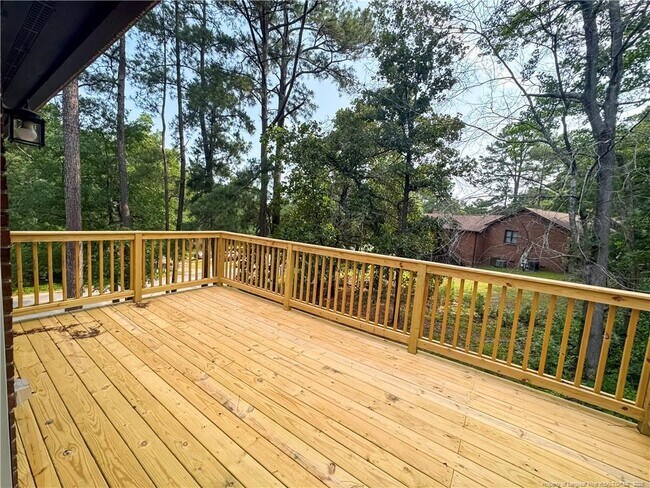 Building Photo - 533 Coronation Dr