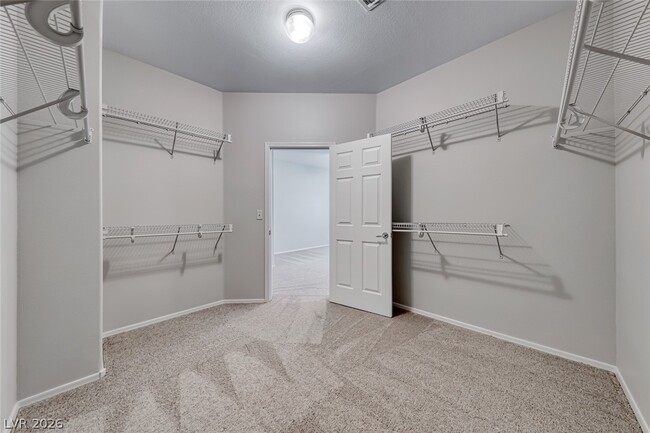 Building Photo - 2343 Schaeffer Hills Dr