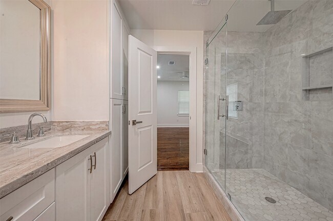 Building Photo - 5703 Belmark St