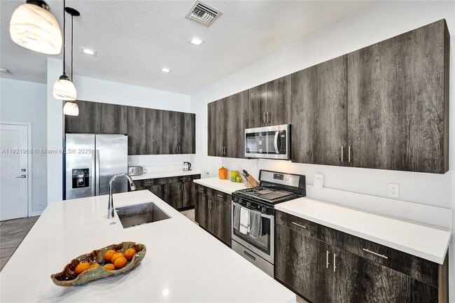 Building Photo - 4947 Whispering Way