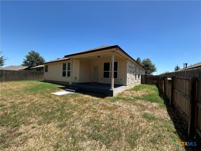 Building Photo - 3013 Sandstone Way