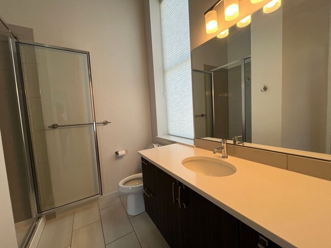 Building Photo - Beautiful Modern Townhouse in North Fort C...
