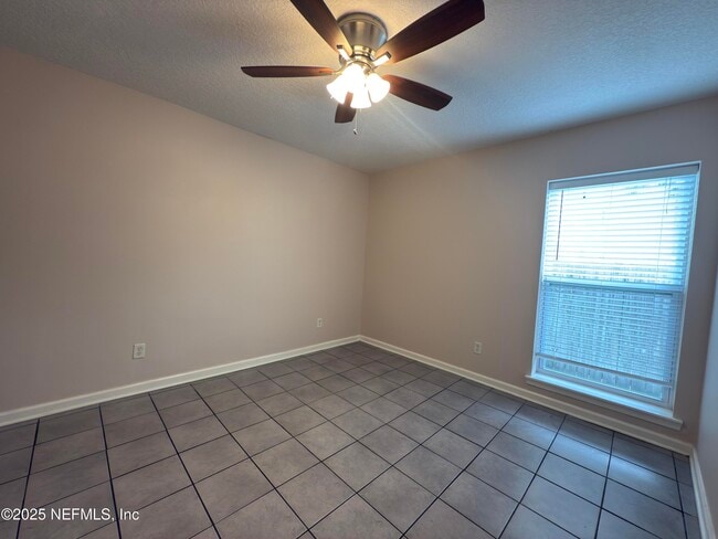 Building Photo - 630 2nd St S