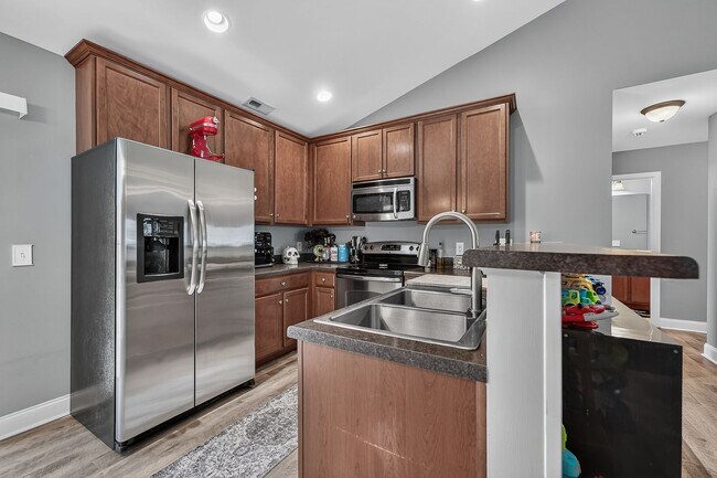 Building Photo - Relax and Unwind in This Sterling Farms Gem