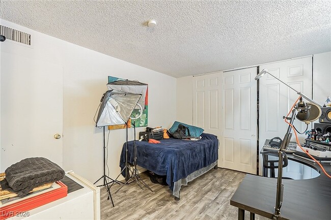 Building Photo - 5168 Garden Ln