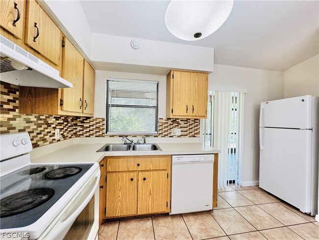 Building Photo - 17405 E Carnegie Cir