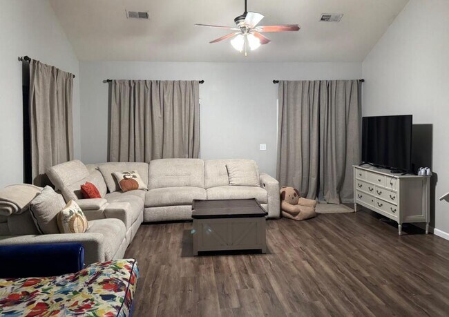 Building Photo - 316 O'Hara Dr