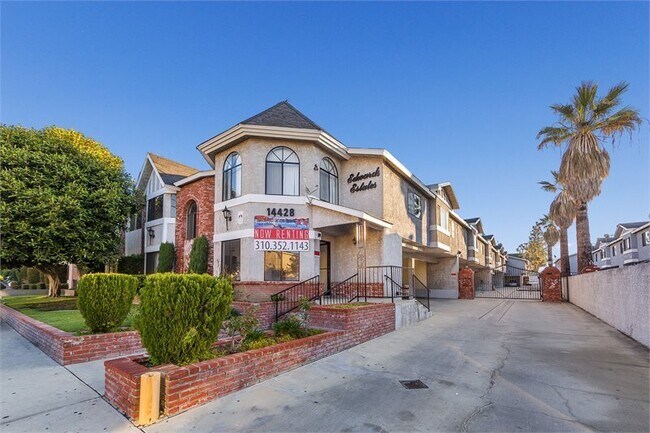 Interior Photo - 14428 Cerise Avenue
