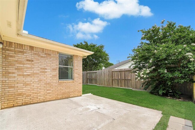 Building Photo - 2922 Green Valley Trail Dr