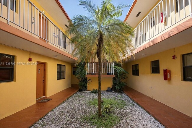 Building Photo - 3522 NE 166th St