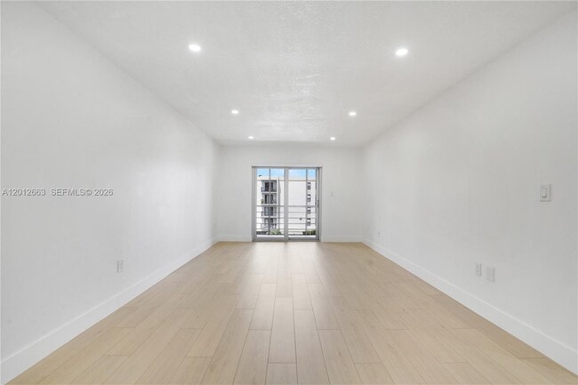 Building Photo - 4670 W 13th Ln