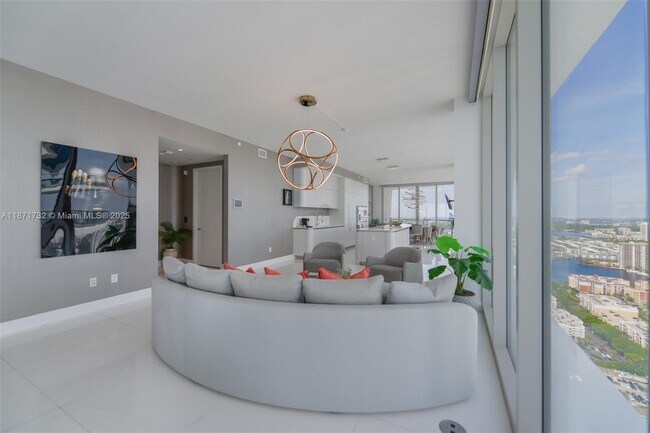 Building Photo - 16901 Collins Ave