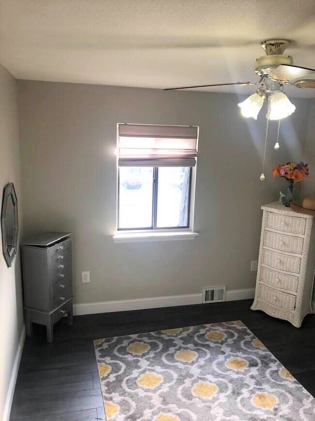 Second Bedroom - 25 Beekman Dr