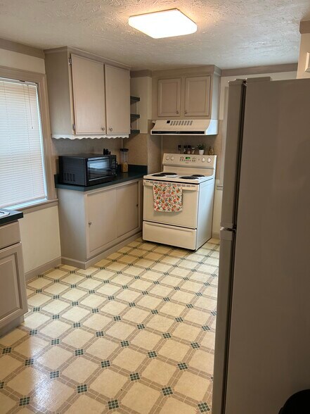 Kitchen - 26 W High St
